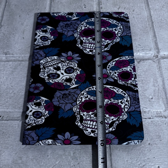 iPad case, Gothic rose sugar skulls, red, black and green - Picture 2 of 8